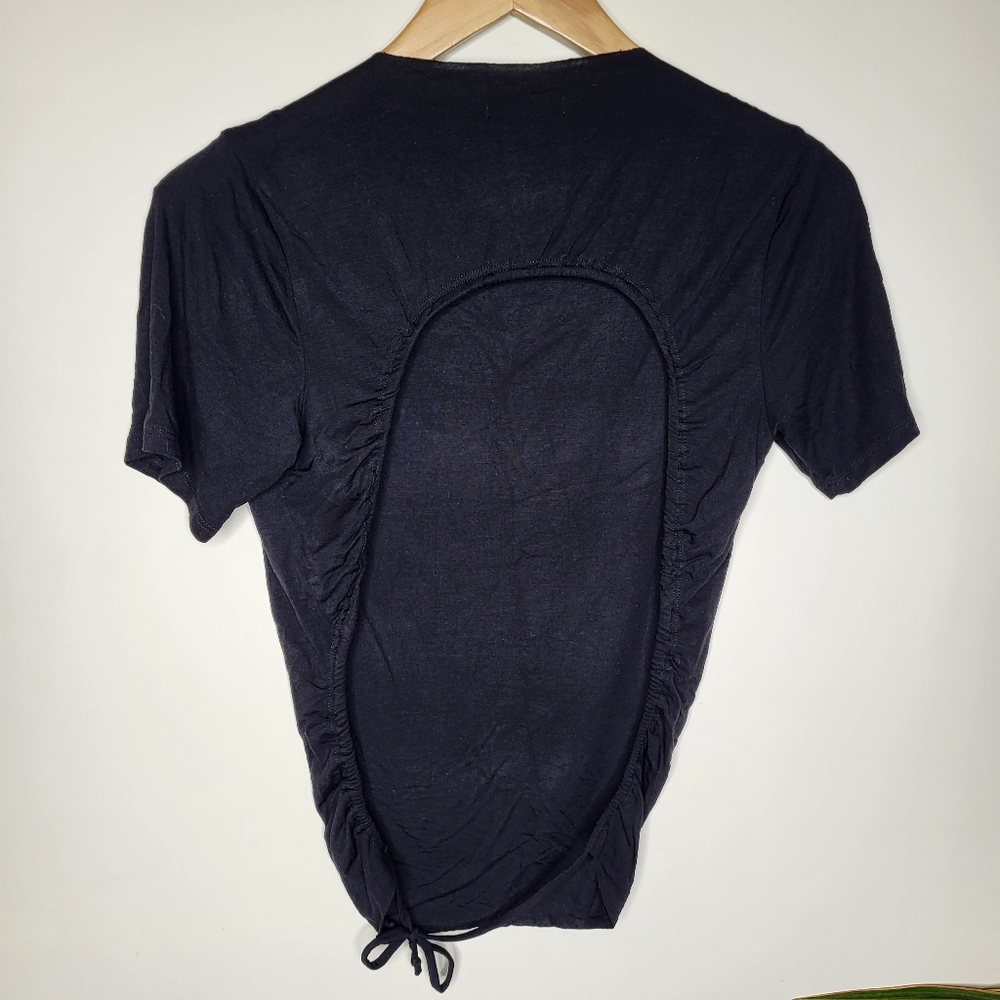 NEEMA California black Backless tee